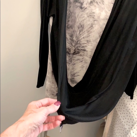 NY&CO Wrap Top Snakeskin Print - Picture 5 of 11